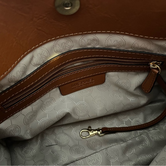🤎 Michael Kors Satchel 🤎 - Picture 7 of 11